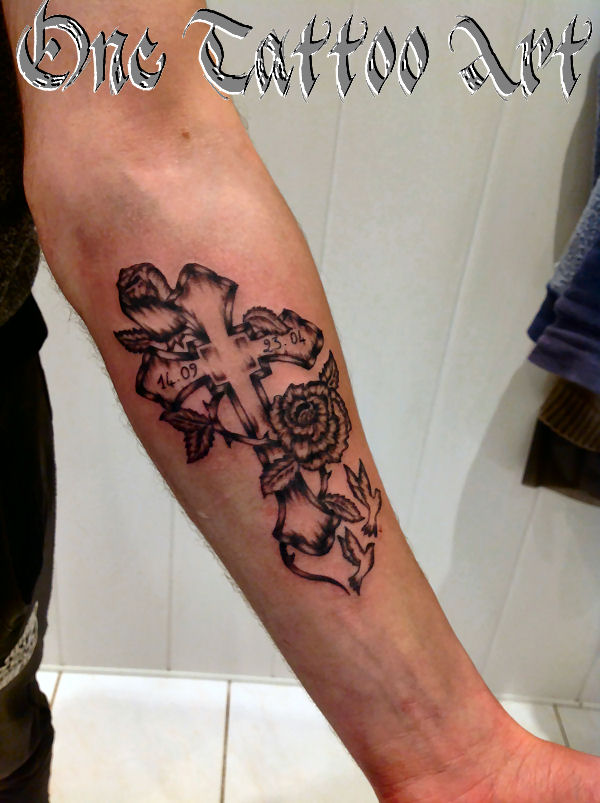 One Tattoo art - Croix du souvenir