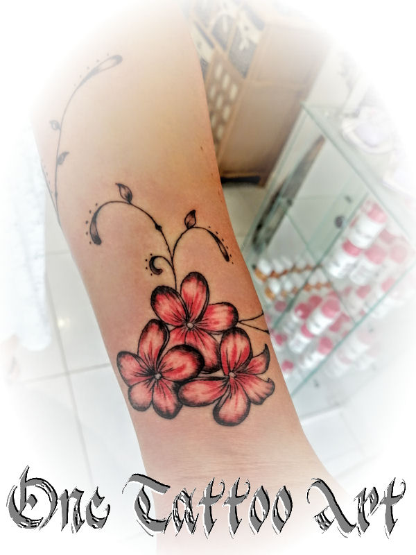 one tattoo art - fleur de frangipannier