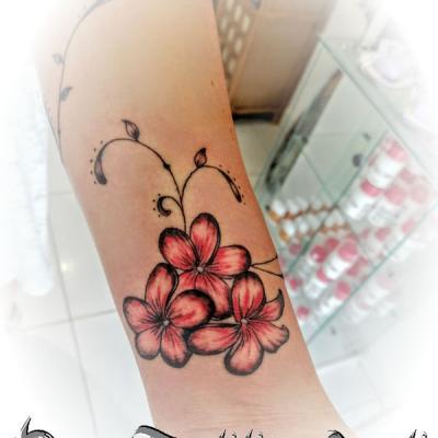 one tattoo art - fleur de frangipannier