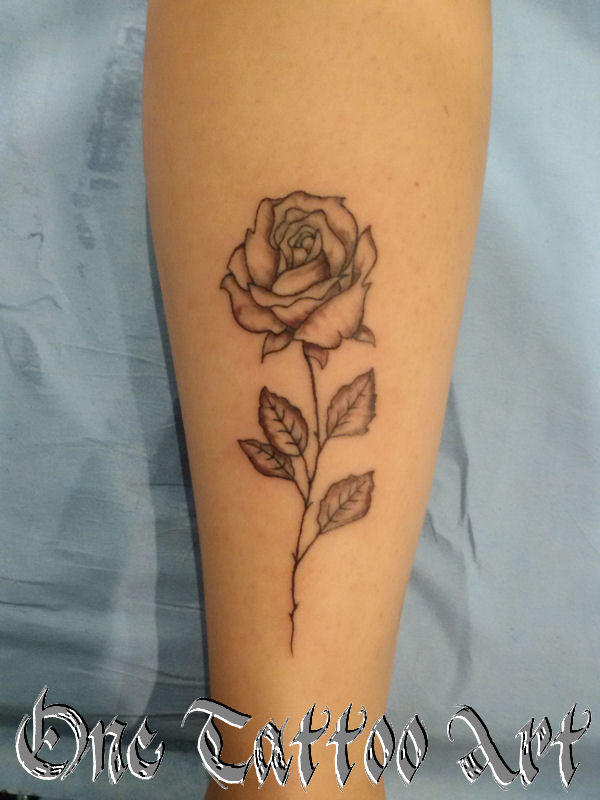rose - one tattoo art -frejus
